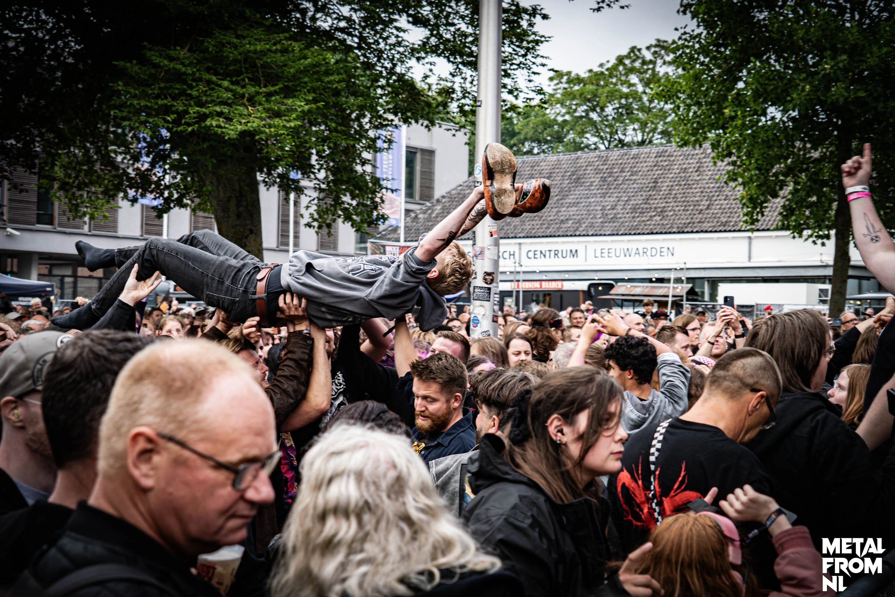 IntoTheGrave - Crowd pics