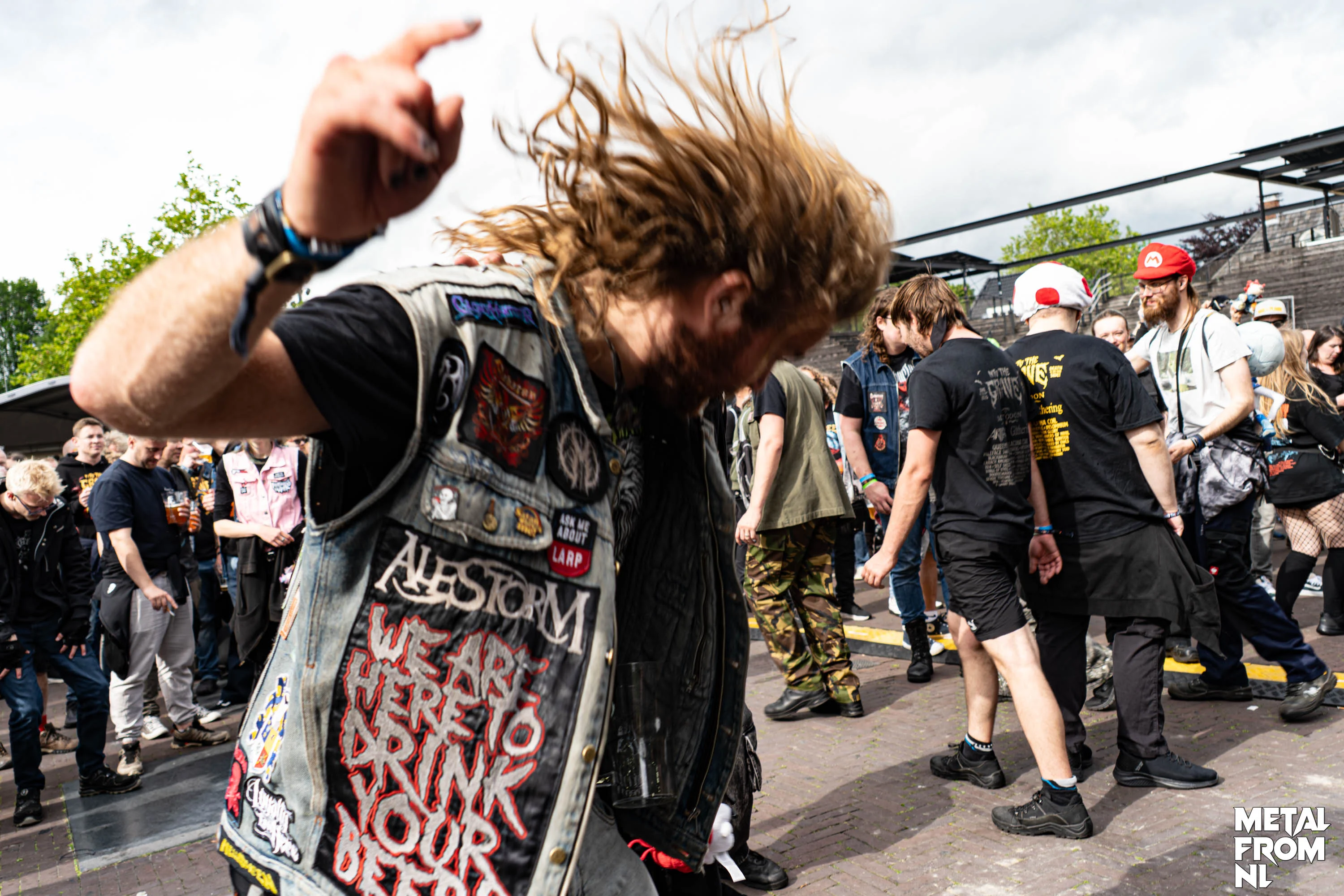 IntoTheGrave - Crowd pics