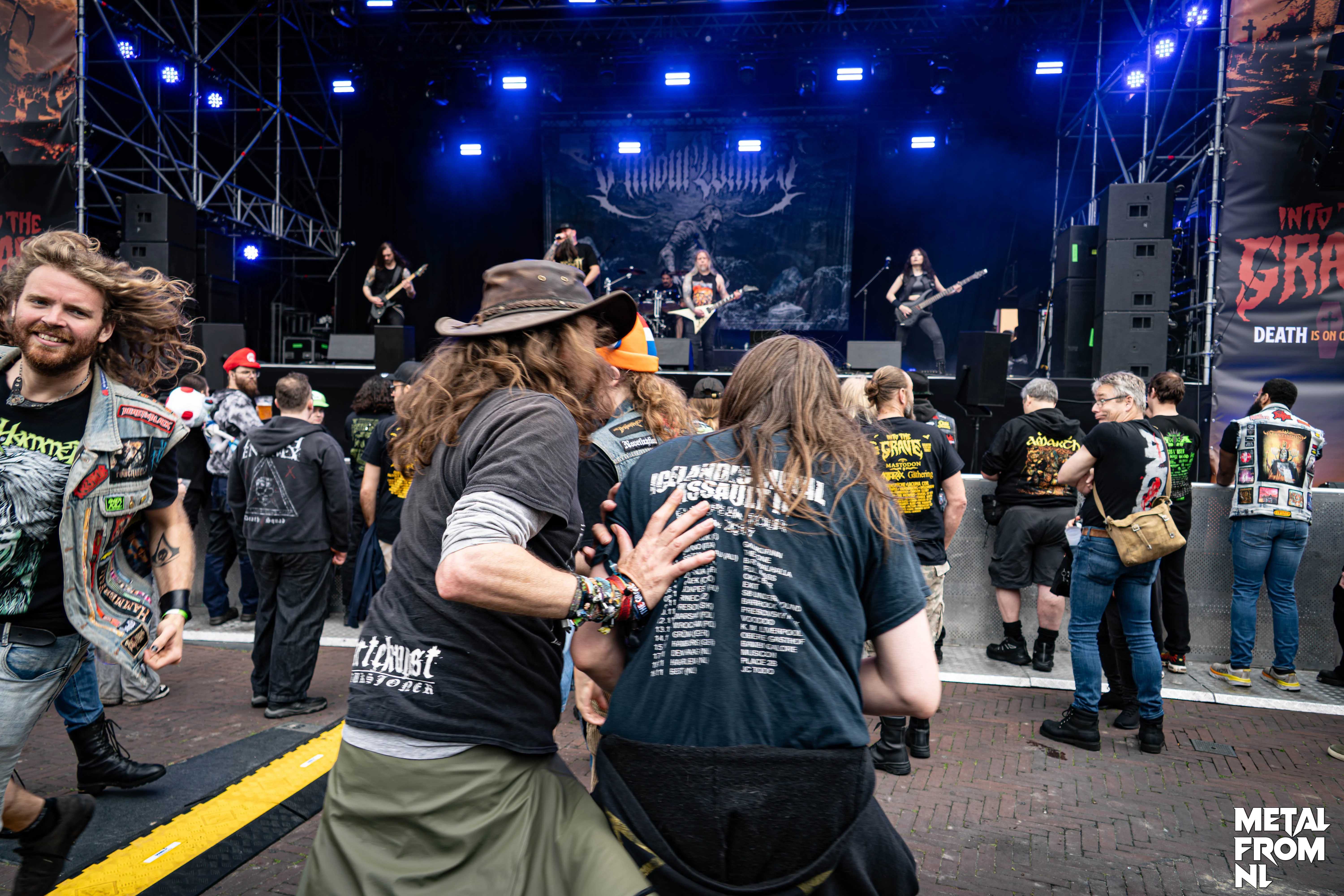 IntoTheGrave - Crowd pics