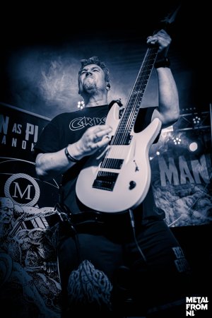 Man as Plague Blauw small-12.JPG