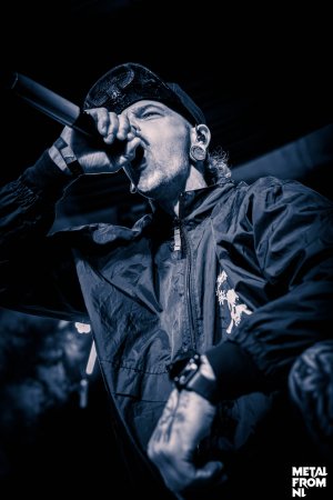 Man as Plague Blauw small-3.JPG