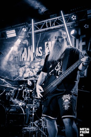 Man as Plague Blauw small-6.JPG